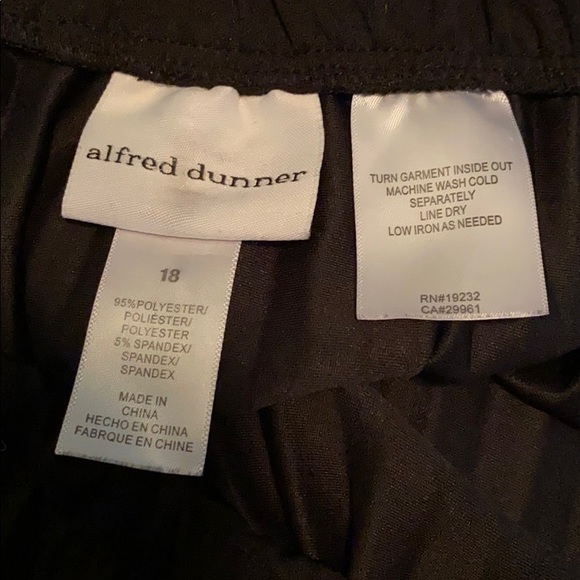 Alfred Dunner black pleated skirt - Picture 3 of 3